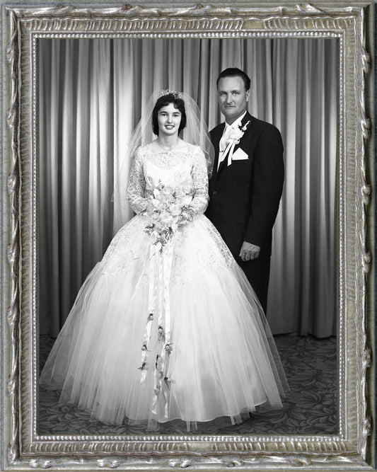 Vintage Convex Glass Frame – (Desk Display)